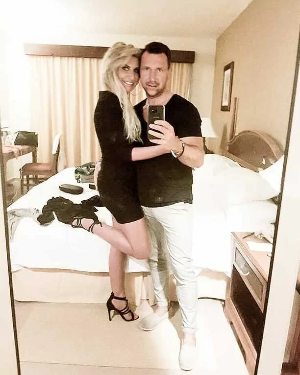 Znany gwiazdor disco polo pokazał żonę! To niezwykle piękna kobieta! 