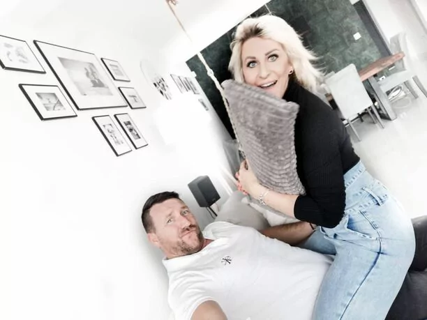 Znany gwiazdor disco polo pokazał żonę! To niezwykle piękna kobieta! 