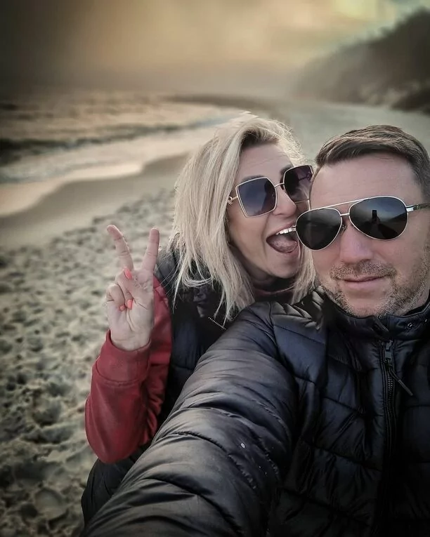 Znany gwiazdor disco polo pokazał żonę! To niezwykle piękna kobieta! 