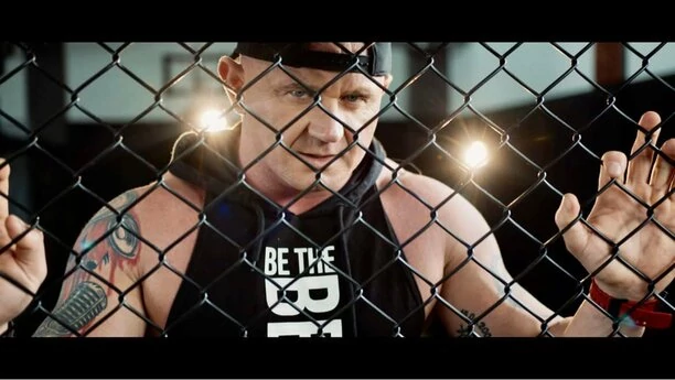 Pudzianowski nakręcił kolejny klip disco polo! Tym razem w miejscu, które jest bliskie jego sercu [FOTO]