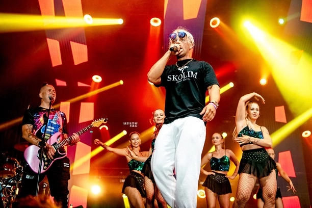 Disco Ostróda 2024: Wielkie emocje i gwiazdy disco polo na jednej scenie! Fotorelacja DZIEŃ PIERWSZY | ZDJĘCIA