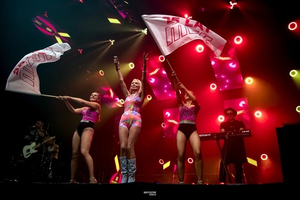 Disco Ostróda 2024: Wielkie emocje i gwiazdy disco polo na jednej scenie! Fotorelacja DZIEŃ PIERWSZY | ZDJĘCIA