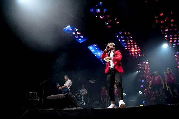 Disco Ostróda 2024: Wielkie emocje i gwiazdy disco polo na jednej scenie! Fotorelacja DZIEŃ PIERWSZY | ZDJĘCIA