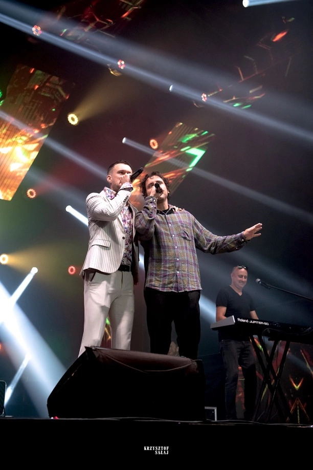 Disco Ostróda 2024: Wielkie emocje i gwiazdy disco polo na jednej scenie! Fotorelacja DZIEŃ PIERWSZY | ZDJĘCIA