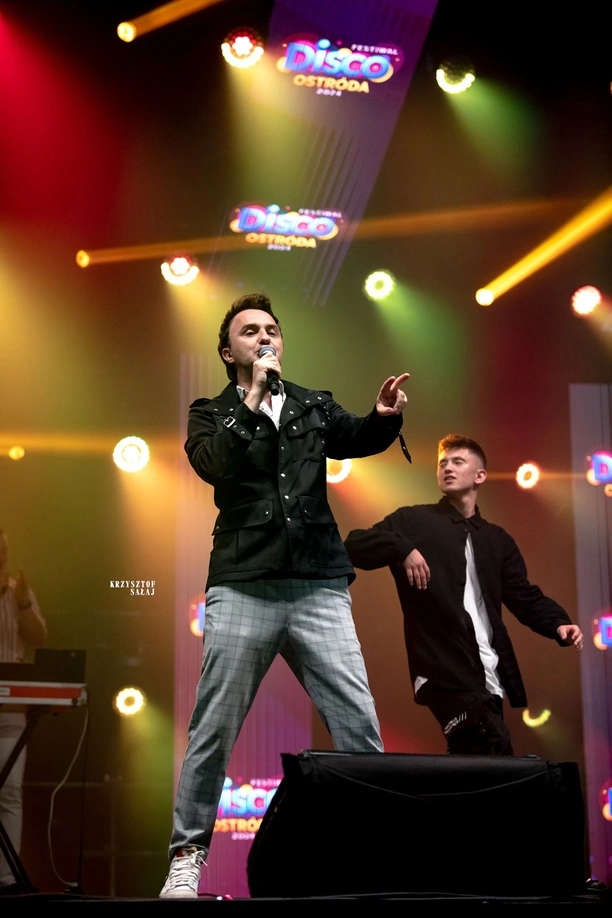 Disco Ostróda 2024: Wielkie emocje i gwiazdy disco polo na jednej scenie! Fotorelacja DZIEŃ PIERWSZY | ZDJĘCIA