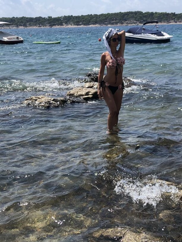 Agnieszka Zalewska w Chorwacji - Wokalistka Disco Polo Twoja Ex w bardzo skąpym bikini!