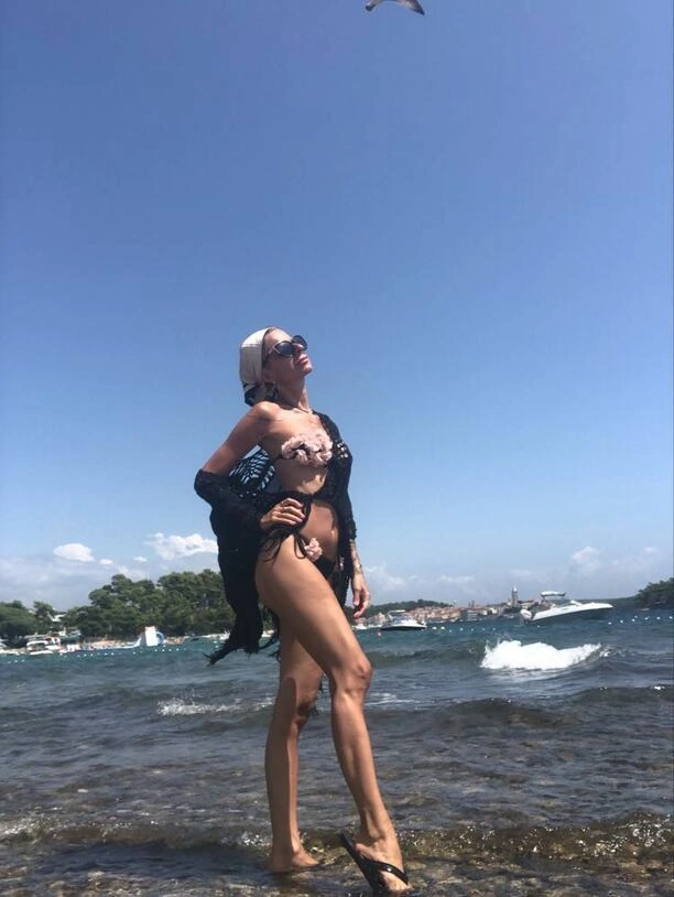 Agnieszka Zalewska w Chorwacji - Wokalistka Disco Polo Twoja Ex w bardzo skąpym bikini!