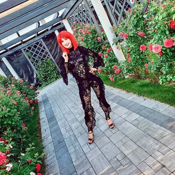 Asia Korycka z zespołu Red Queen w prześwitującej stylizacji! Gwiazda disco polo pokazała za dużo?! 
