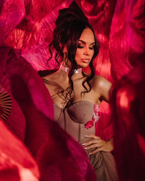 Nie uwierzysz, jak pięknie prezentują się wokalistki Szpilek w ich najnowszym teledysku! To będzie najpiękniejszy klip w disco polo?