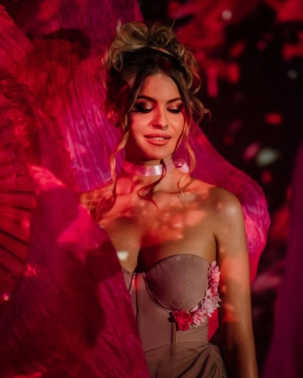 Nie uwierzysz, jak pięknie prezentują się wokalistki Szpilek w ich najnowszym teledysku! To będzie najpiękniejszy klip w disco polo?