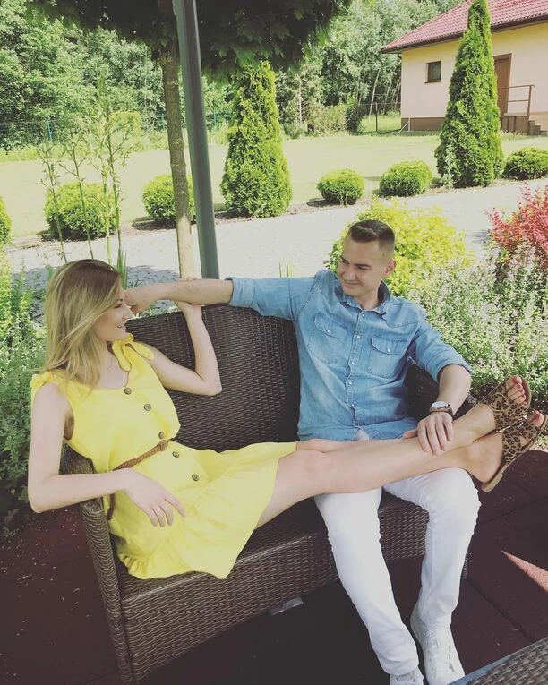 Wielkie zmiany w życiu muzyka! Ukochana wokalisty disco polo pokazała pierścionek zaręczynowy! Jest obłędny! 