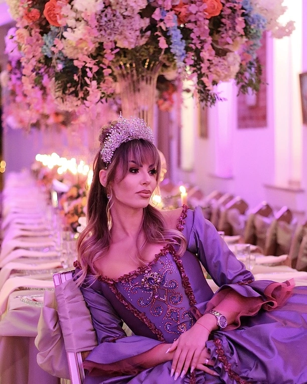 Tak świętowała Paula Karpowicz-Zimecka 30. urodziny! ! Barokowy bal w stylu „Bridgertonów” zachwycił wszystkich! | FOTO
