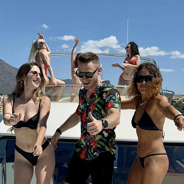 Grupa Masters z niesamowitym teledyskiem prosto z Costa Del Sol! Nie zabraknie pięknych kobiet! 