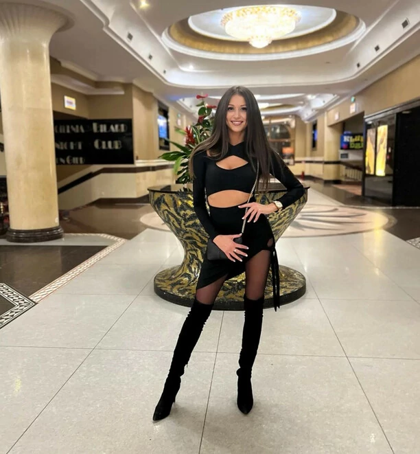 Oto najseksowniejsza gwiazda disco polo?! Agnieszka Chrzanowska - Twoja Dama znowu zrobiła furorę swoją stylizacją i figurą!