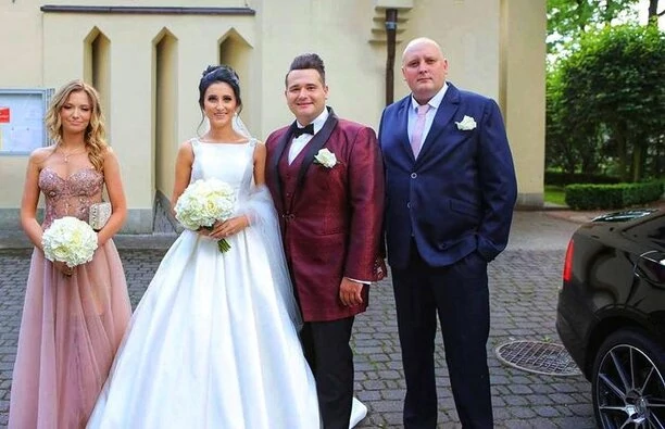 Gwiazdor disco polo świętuje czwartą rocznicę ślubu! Zobaczcie wyjątkowe zdjęcia! Ich miłość kwitnie!