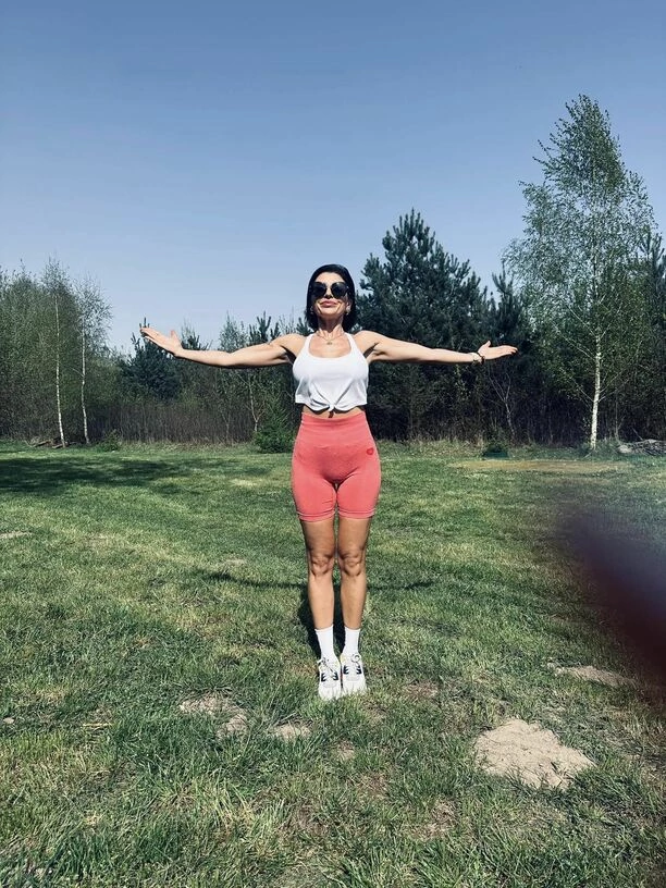 Co za ciało! Wokalistka disco polo Kasia Grabowska Top Girls wprawia w osłupienie: Musisz to zobaczyć! Ma w sobie piękno i grację! 