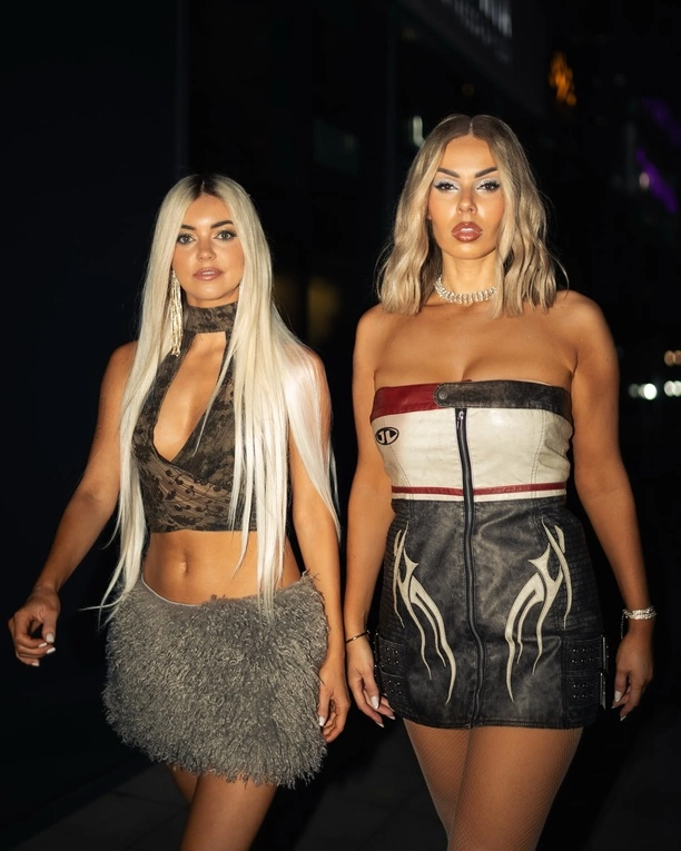 To najbardziej ponętny duet w disco polo? Paula Karpowicz-Zimecka i Angelika Żmijewska wyglądają obłędnie! 