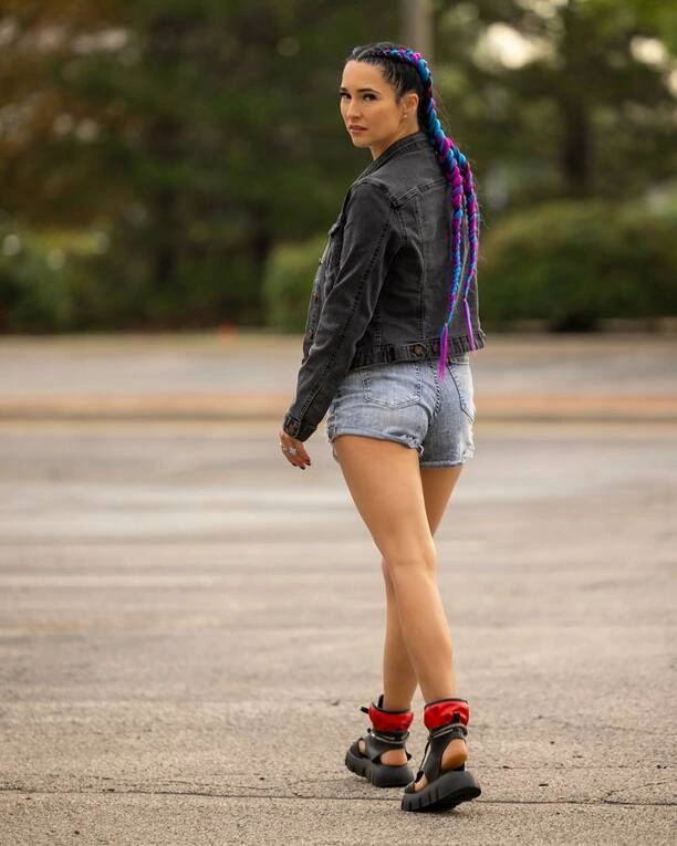 Emilia Sanecka: Niezwykła Wokalistka Daj To Głośniej! Poznaj  bliżej gwiazdę disco polo! Wiek, kariera, życie prywatne! 