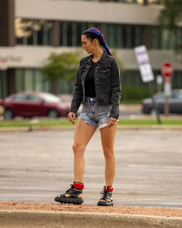 Emilia Sanecka: Niezwykła Wokalistka Daj To Głośniej! Poznaj  bliżej gwiazdę disco polo! Wiek, kariera, życie prywatne! 