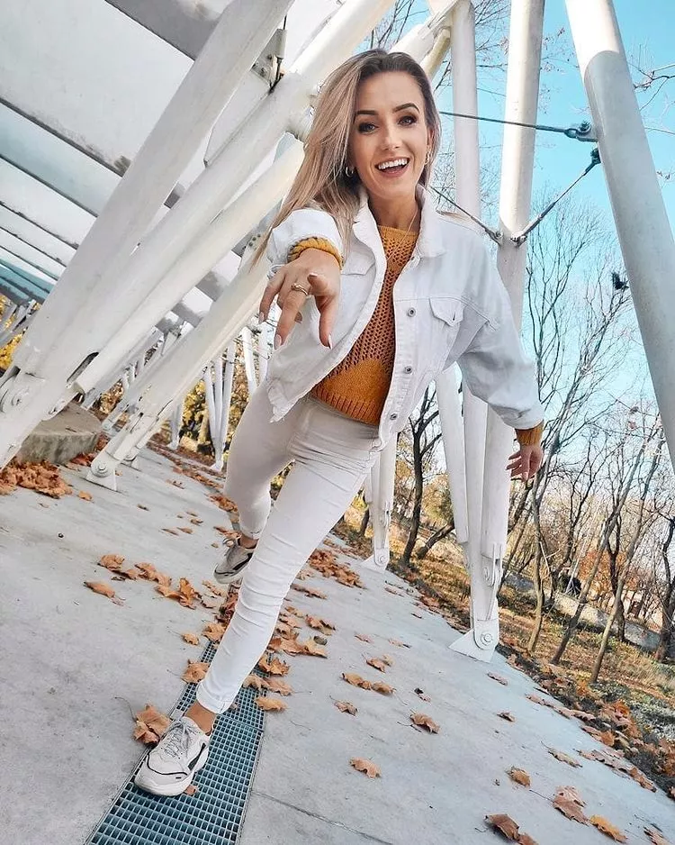 Zjawiskowo piękna wokalistka disco polo kusi zgrabnym ciałem! Wiele konkurentek może jej pozazdrościć?! 