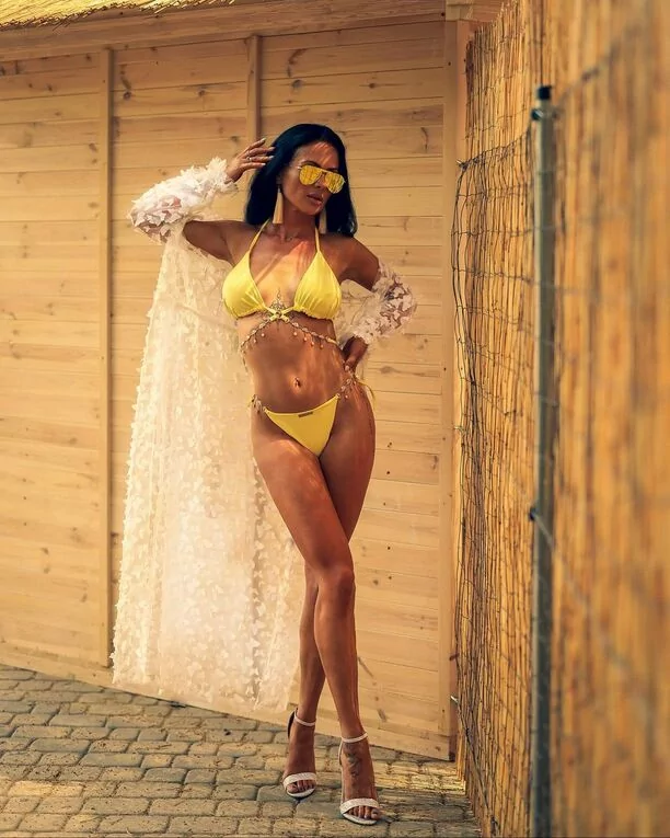 Cudowna gwiazda disco polo kusi w skąpym bikini! Te zdjęcia rozpalają internet! 