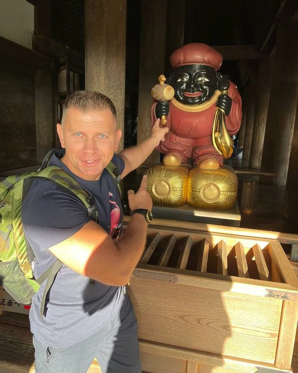 Marcin Siegieńczuk w sercu Japonii: Od disco polo do karate! Gwiazda disco polo spełnia marzenia!

