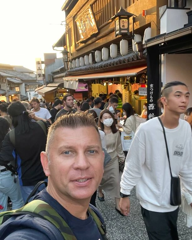 Marcin Siegieńczuk w sercu Japonii: Od disco polo do karate! Gwiazda disco polo spełnia marzenia!

