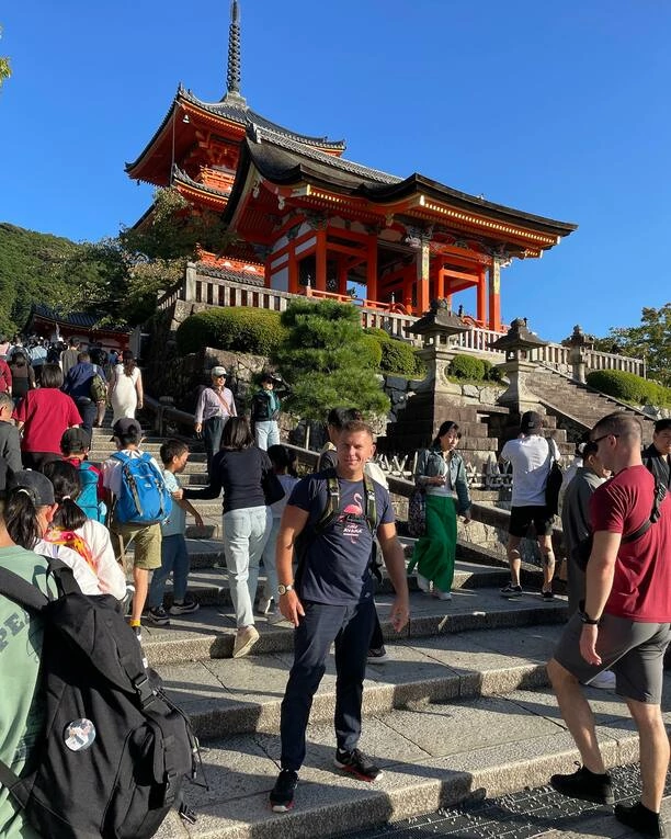 Marcin Siegieńczuk w sercu Japonii: Od disco polo do karate! Gwiazda disco polo spełnia marzenia!

