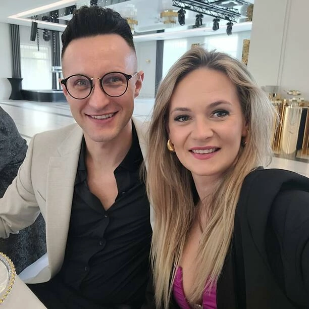 Playboys: zobacz, Jak Kuba Urbański i jego piękna żona Ewelina błyszczą na chrzcinach! Wyglądają przepięknie