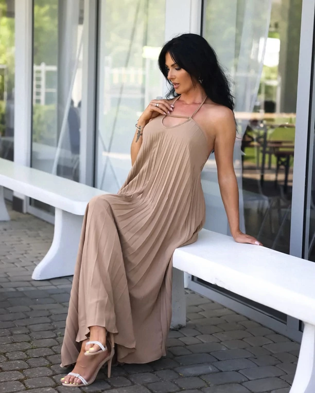 Śliczna wokalistka disco polo odważnie odsłoniła biust! To najlepsze ciało w branży?! 