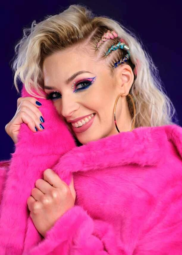 Olga Siemieniecka – Nowa wokalistka zespołu Top Girls! Wiek, mąż, dzieci, doświadczenie muzyczne!