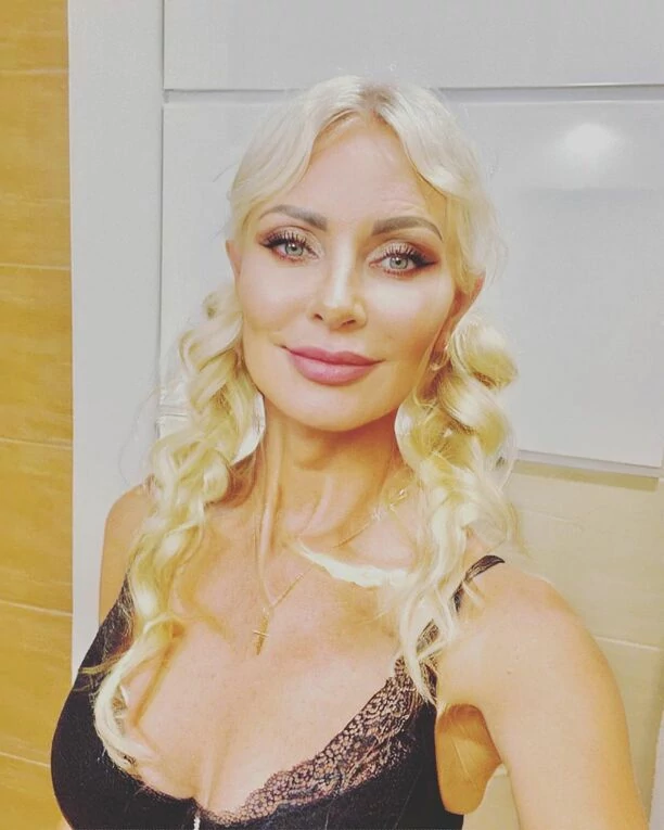 Szokujące zdjęcie! Elwira Mejk zapozowała bez spodni! Gorące zdjęcie ślicznej gwiazdy disco polo?! 