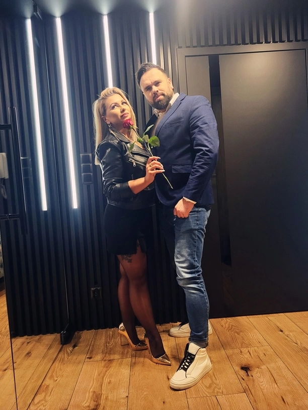 Wokalista disco polo LucasM zaskoczył premierą pt. „Szpilki„! Nowość stanie się hitem 2024 roku?!