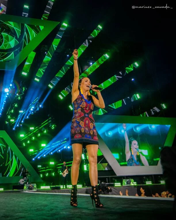 Zjawiskowa Emila Sanecka Daj To Głośniej zachwyca najpiękniejszymi nogami w branży disco polo? Uwagę zwracają szpilki [Zdjęcia]