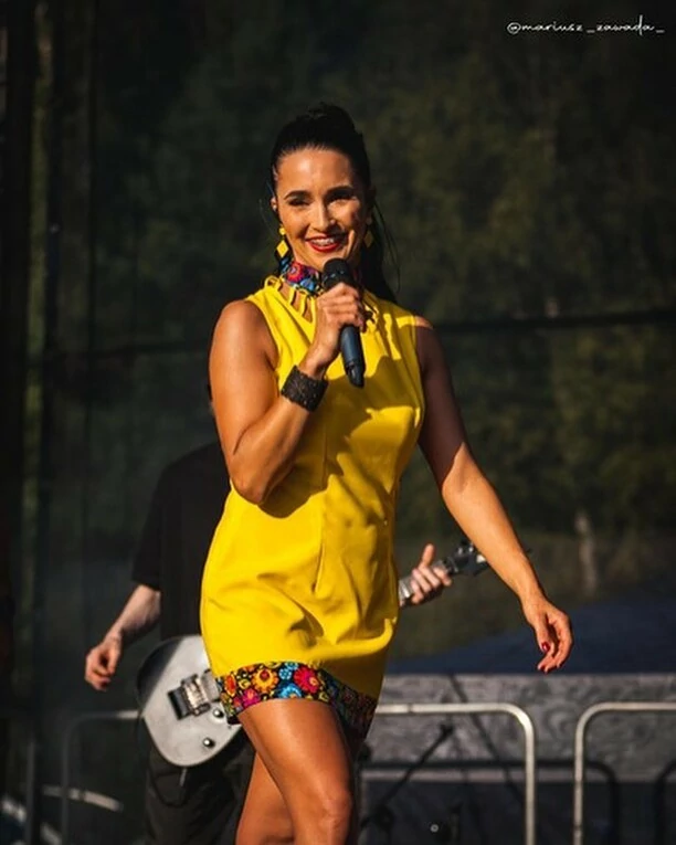 Zjawiskowa Emila Sanecka Daj To Głośniej zachwyca najpiękniejszymi nogami w branży disco polo? Uwagę zwracają szpilki [Zdjęcia]