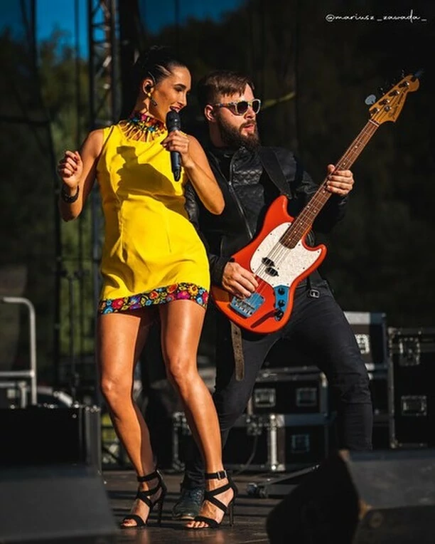 Zjawiskowa Emila Sanecka Daj To Głośniej zachwyca najpiękniejszymi nogami w branży disco polo? Uwagę zwracają szpilki [Zdjęcia]