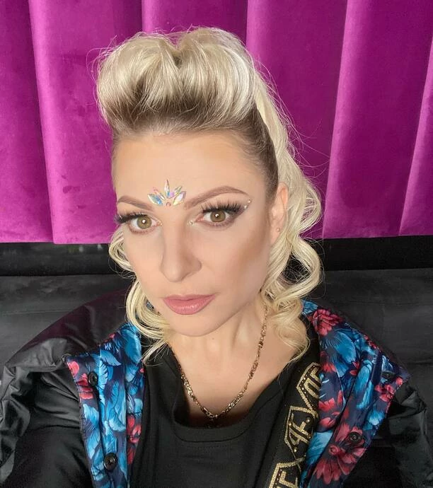 Magda Narożna z zespołem Piękni i Młodzi nagrywa nowy teledysk! Na to czekała cała Polska! Czym zaskoczą?! 