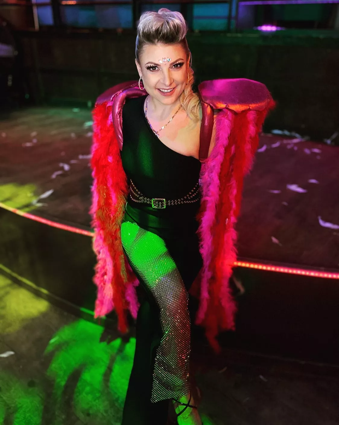 Magda Narożna z zespołem Piękni i Młodzi nagrywa nowy teledysk! Na to czekała cała Polska! Czym zaskoczą?! 