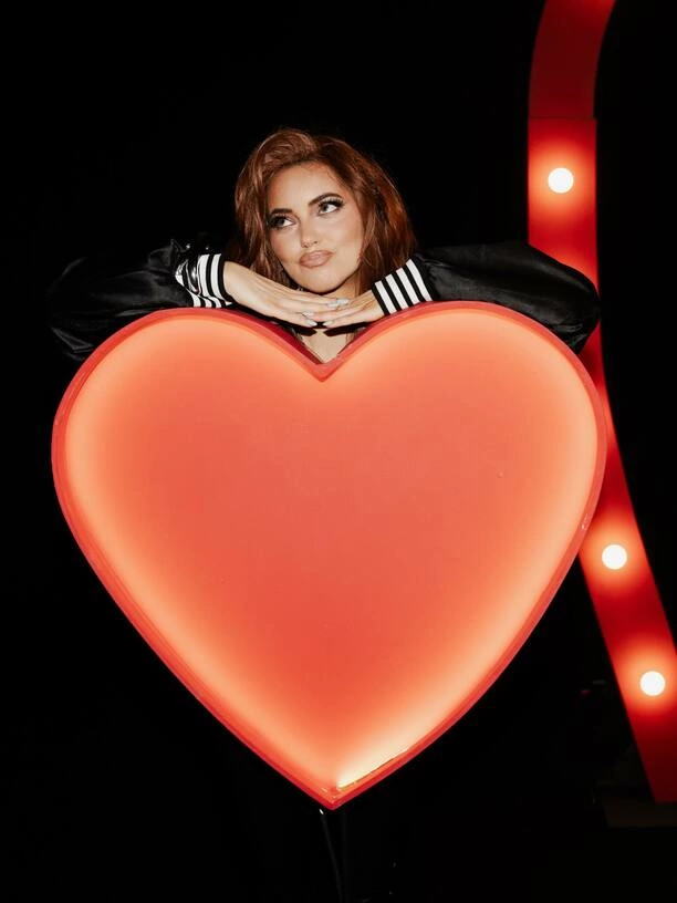 Nowe zdjęcia Angeliki Żmijewskiej z Topky rozgrzały internet. Gwiazda disco polo wygląda obłędnie!