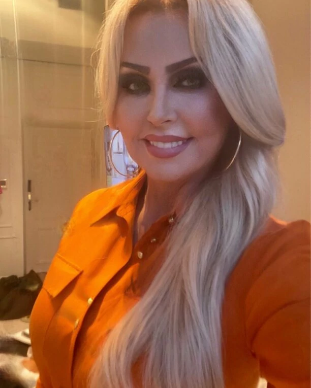 Szlagierowa diwa odsłoniła dekolt! Tak Teresa Werner zahipnotyzowała internautów - ”Wygląda Pani olśniewająco”! 