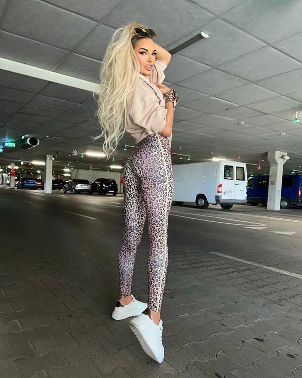 Nicki Queen rozpala wyobraźnię! Zobacz, jak Alicja Kolasińska oczarowała fanów swoimi krągłościami i dekoltem na Instagramie!