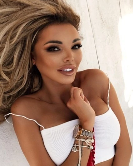 Rozebrana gwiazdeczka disco polo kusi na Instagramie?! Wokalistka nie wstydzi się swojego ciała! 