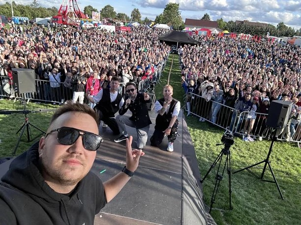 Tłumy na disco polo?! After Party porwało Rzeczniów: Niesamowity koncert przyciągnął niezliczoną ilość fanów! 