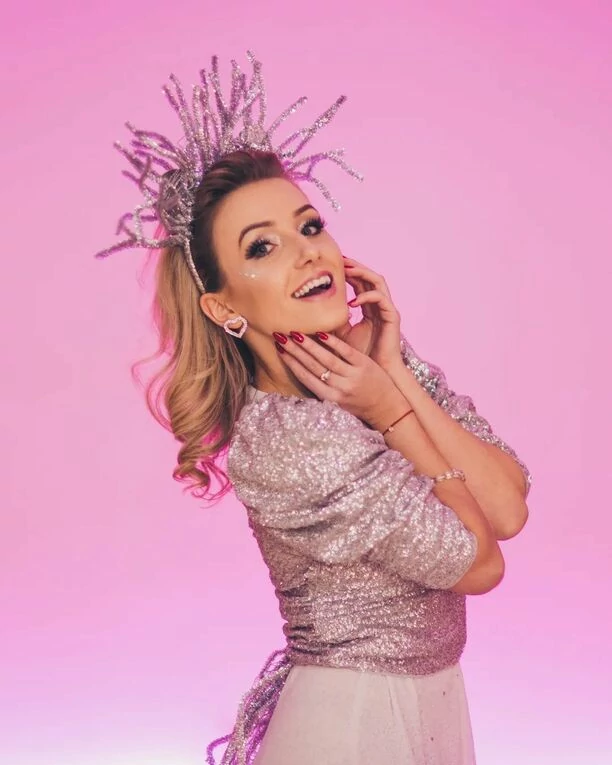 Popularna wokalistka disco polo zszokowała wszystkich stylizacją! To co ma na głowie wzbudza największe zainteresowanie!
