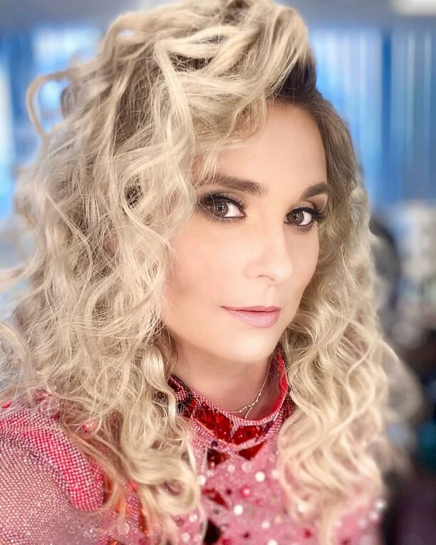 Zjawiskowa Żona Sławomira - Magdalena Kajra Kajrowicz nie do poznania! Wygląda cudownie! [FOTO]