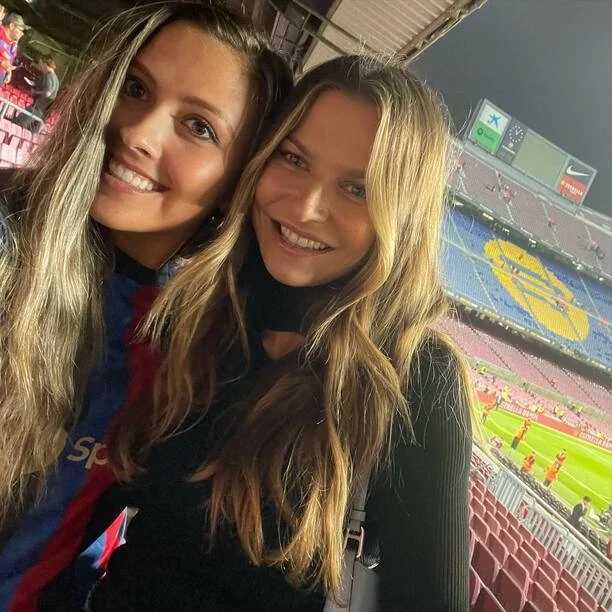 Niesamowite! Pamela Stone znana z duetu disco polo z Vivat na zdjęciach z Anną Lewandowską! To nie są przypadkowe zdjęcia 