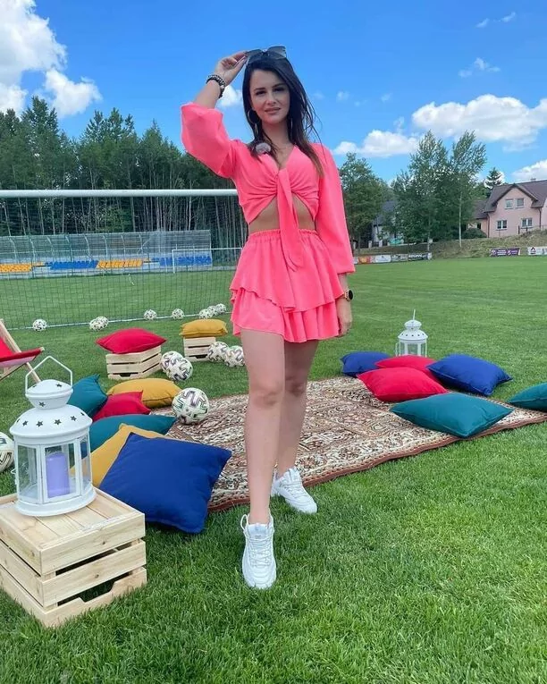 Śliczna wokalistka disco polo odsłoniła piękne ciało! Fani pod wrażeniem ”Prześliczna kobieta, Super wyglądasz”