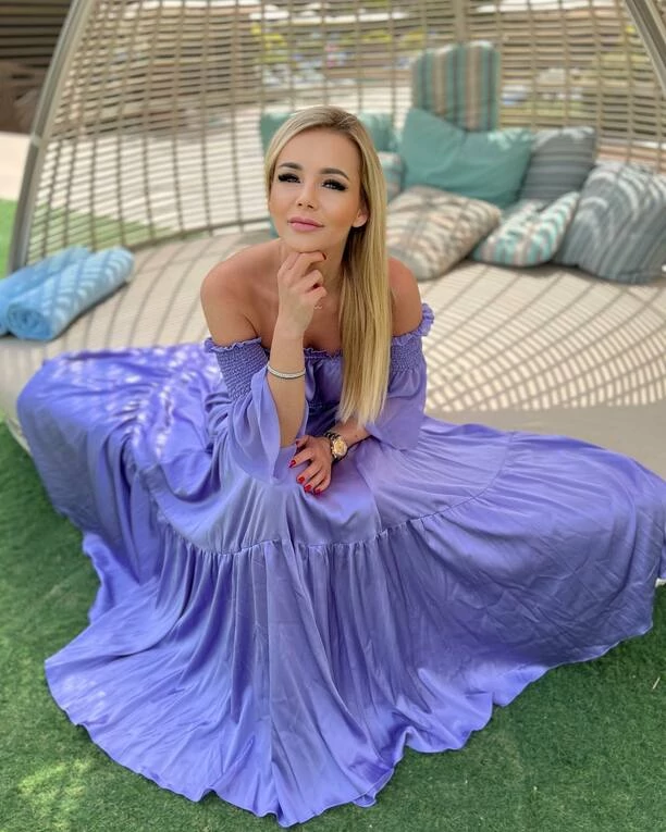 Monika Chwajoł zachwyca w Dubaju! Zjawiskowe stroje, ponętnie bikini i gorące zdjęcia! Tak bawi się gwiazda disco polo!