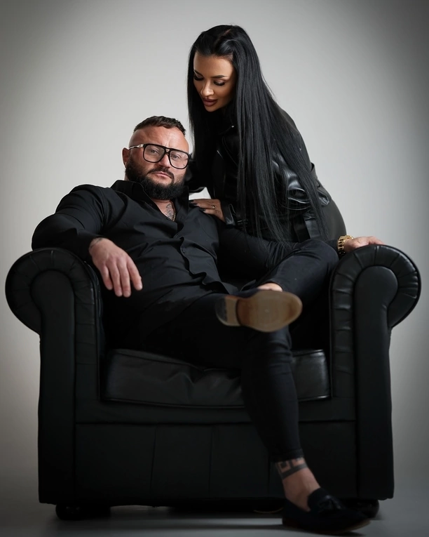 Super Mario zaskoczył fanów! Tajemnicza kobieta u boku i spektakularna sesja zdjęciowa