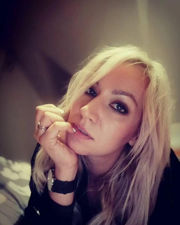 Córka Sławomira Świerzyńskiego - Bayer Full pokazała się bez makijażu! Nikola - Młoda gwiazda disco polo wygląda obłędnie?! 